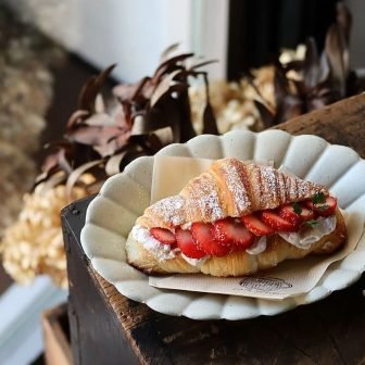 cafe yokoron クロワッサン カフェ
